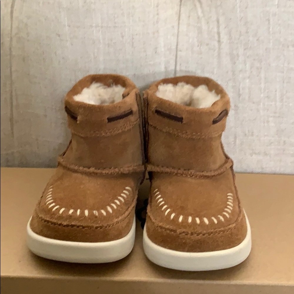 Infant Ugg Cali Moc 4/5 Perfect Condition - Picture 6 of 6